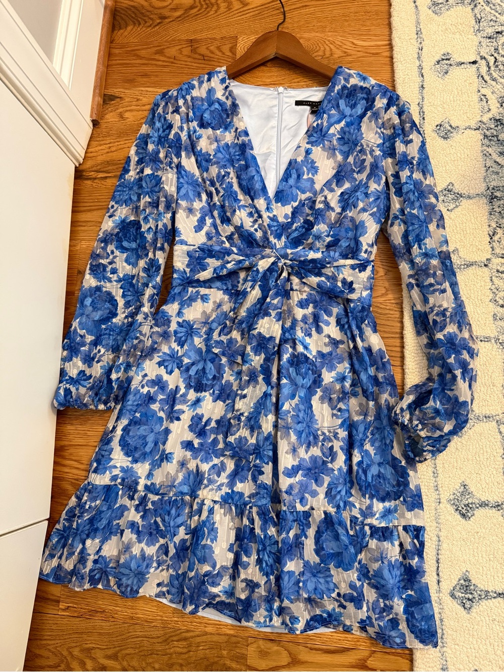 NWT Alex Marie Simone Cobalt Floral Print Puff Sleeve V-neck Dress Size 4 - Picture 12 of 13